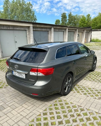 Toyota Avensis cena 38800 przebieg: 190000, rok produkcji 2012 z Gliwice małe 232